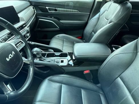 Used 2024 Kia Telluride EX w/ EX Captain's Chair Package AWD/4WD image 9
