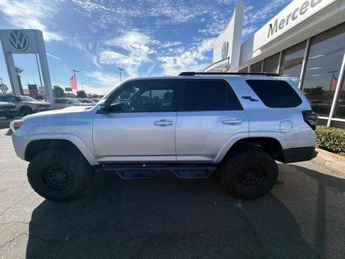 Used 2020 Toyota 4Runner TRD Off-Road Premium AWD/4WD image 7