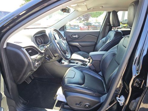 Used 2019 Jeep Cherokee Latitude Plus image 31