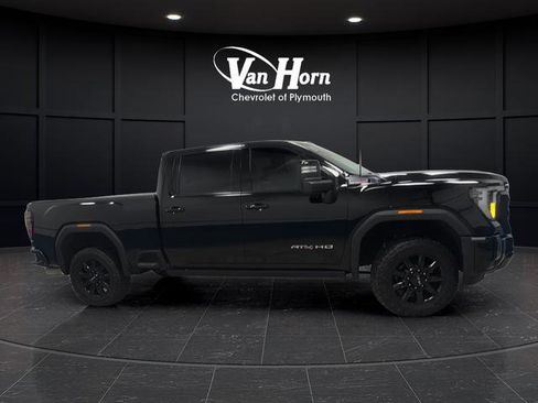 Used 2024 GMC Sierra 2500 AT4 w/ AT4 Premium Plus Package image 2