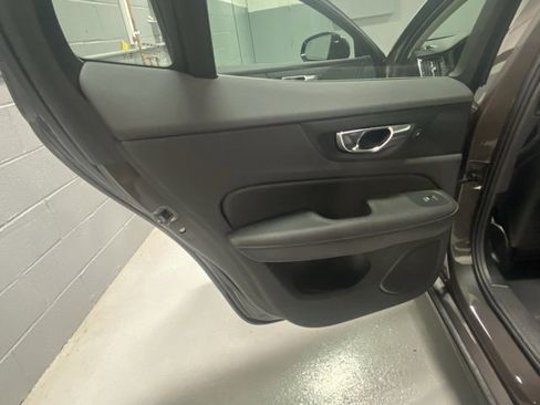 Certified 2025 Volvo S60 B5 Core image 8