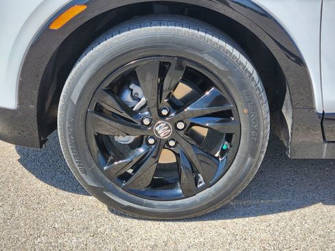 Used 2024 Buick Encore GX Sport Touring image 10