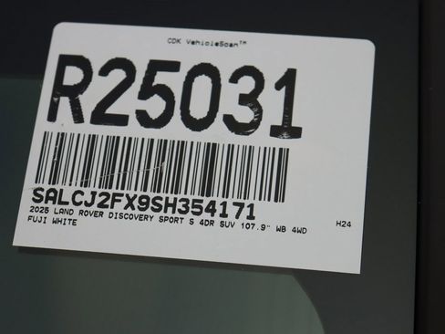 Certified 2025 Land Rover Discovery Sport S image 29