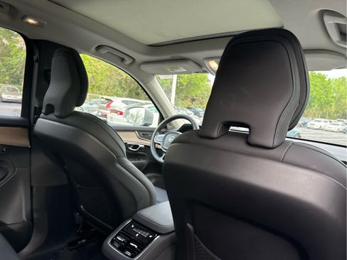 Used 2025 Volvo XC90 B5 Plus image 22