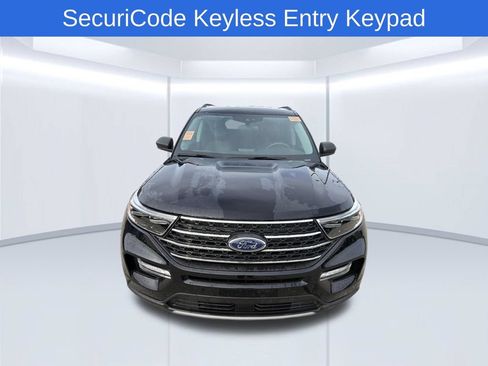 Used 2024 Ford Explorer XLT w/ Equipment Group 202A AWD/4WD image 8
