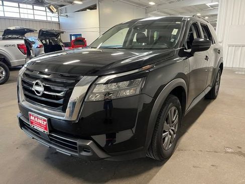 Used 2024 Nissan Pathfinder SV FWD image 7