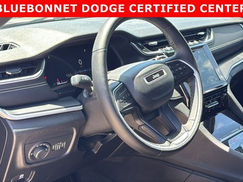 Used 2023 Jeep Grand Cherokee L Altitude AWD/4WD image 10