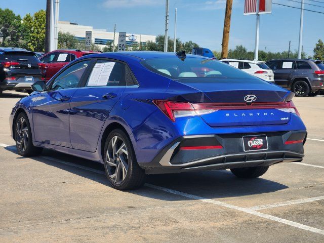 Used 2025 Hyundai Elantra Limited FWD image 5