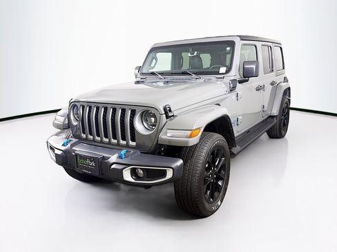 Used 2023 Jeep Wrangler Unlimited Sahara w/ Cold Weather Group AWD/4WD image 3