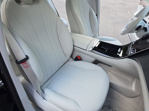 New 2026 Mercedes-Benz EQE 320 4MATIC SUV image 10