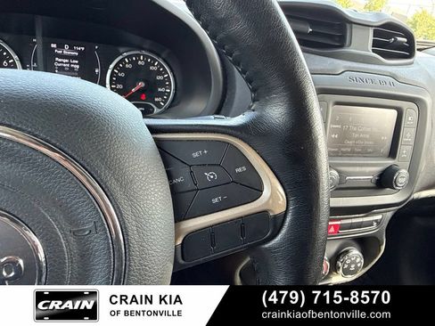Used 2017 Jeep Renegade Latitude w/ Cold Weather Group AWD/4WD image 37