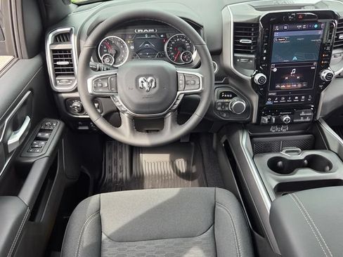 New 2026 RAM 1500 4x4 Crew Cab image 7