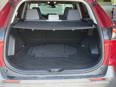 Used 2022 Toyota RAV4 XLE FWD image 18