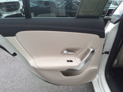 Used 2023 Mercedes-Benz CLA 250 image 22