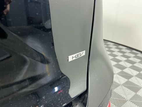Certified 2025 Kia Niro EX Touring FWD image 6