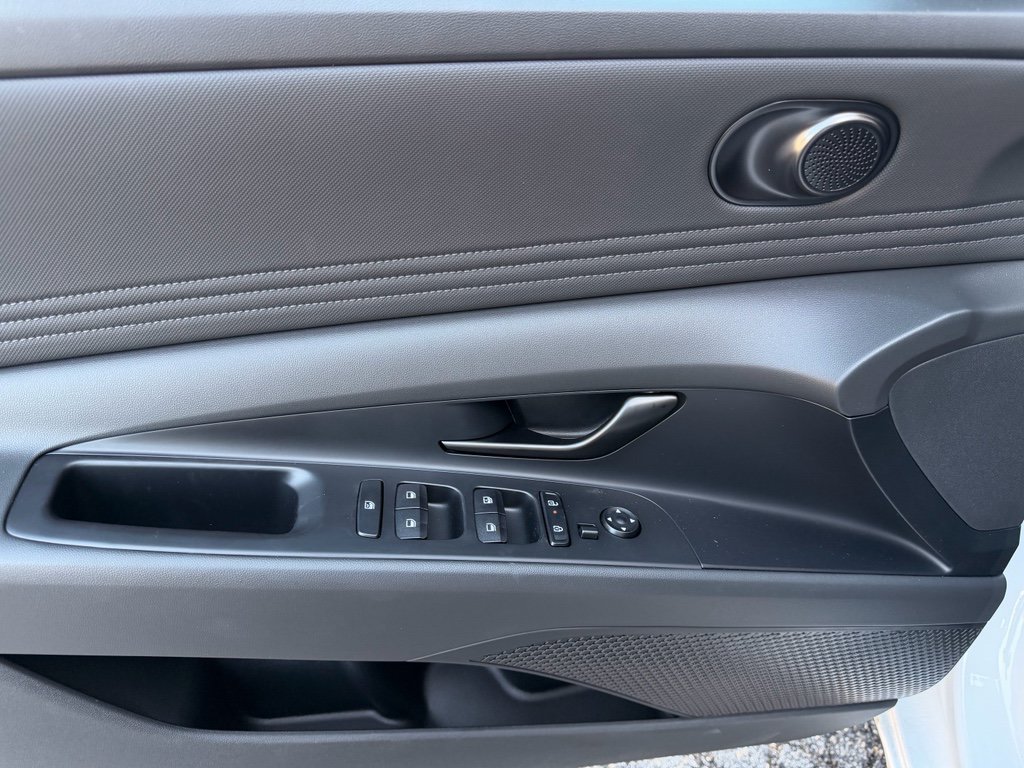 New 2026 Hyundai Elantra Sport FWD image 15