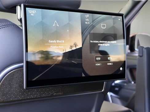 Used 2024 Land Rover Range Rover Long Wheelbase Autobiography image 12