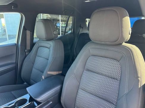 Used 2025 Chevrolet Equinox LT AWD/4WD image 14