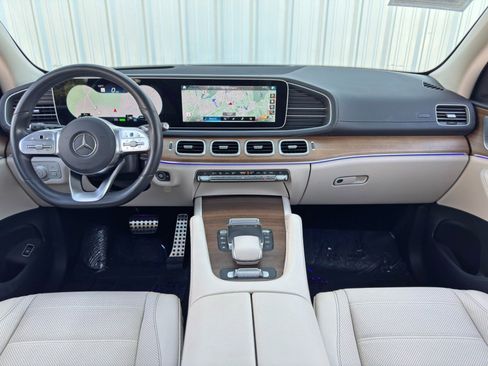 Used 2021 Mercedes-Benz GLS 580 4MATIC image 13