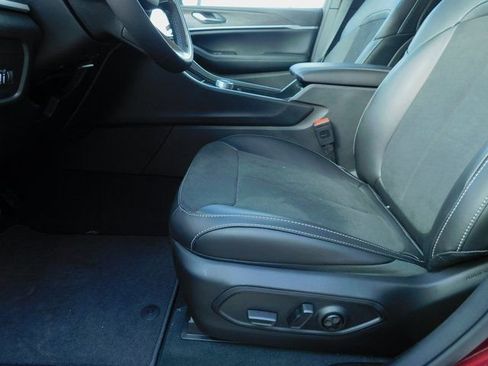 New 2026 Jeep Grand Cherokee Altitude image 24