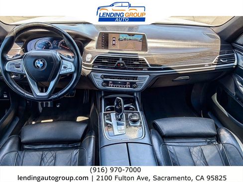 Used 2019 BMW 750i w/ Executive Package RWD image 11