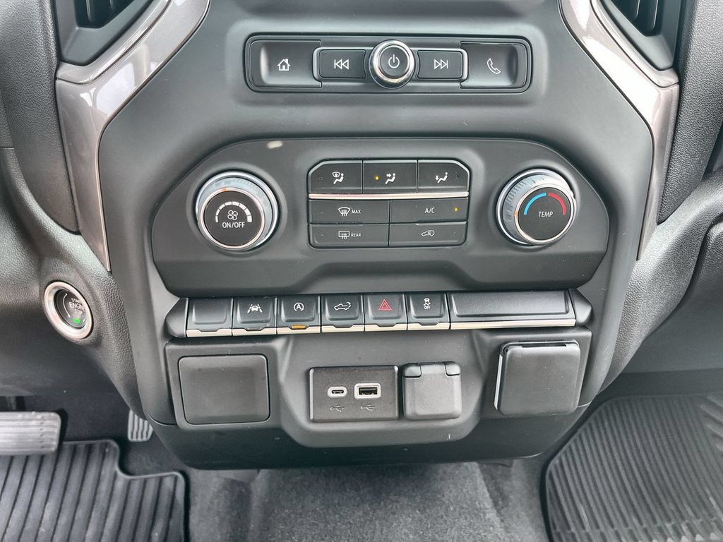 Used 2023 Chevrolet Silverado 1500 Custom AWD/4WD image 17