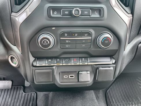 Used 2023 Chevrolet Silverado 1500 Custom AWD/4WD image 17