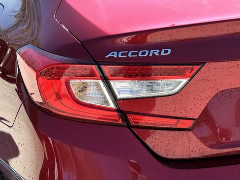 Used 2022 Honda Accord Touring image 7