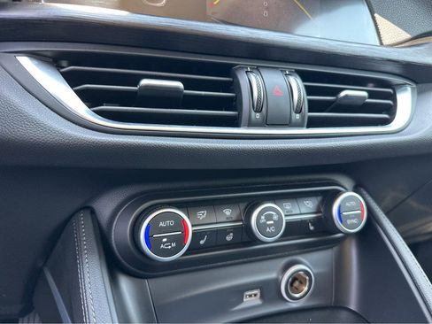 Used 2019 Alfa Romeo Stelvio AWD image 26