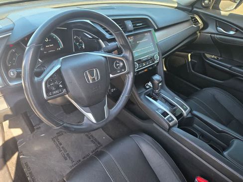 Used 2017 Honda Civic Touring image 10