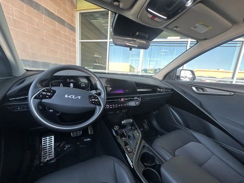 Used 2023 Kia Niro EX Touring image 15