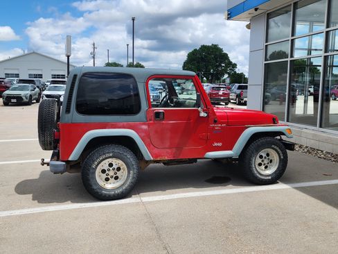 Used 1998 Jeep Wrangler Sport AWD/4WD image 4