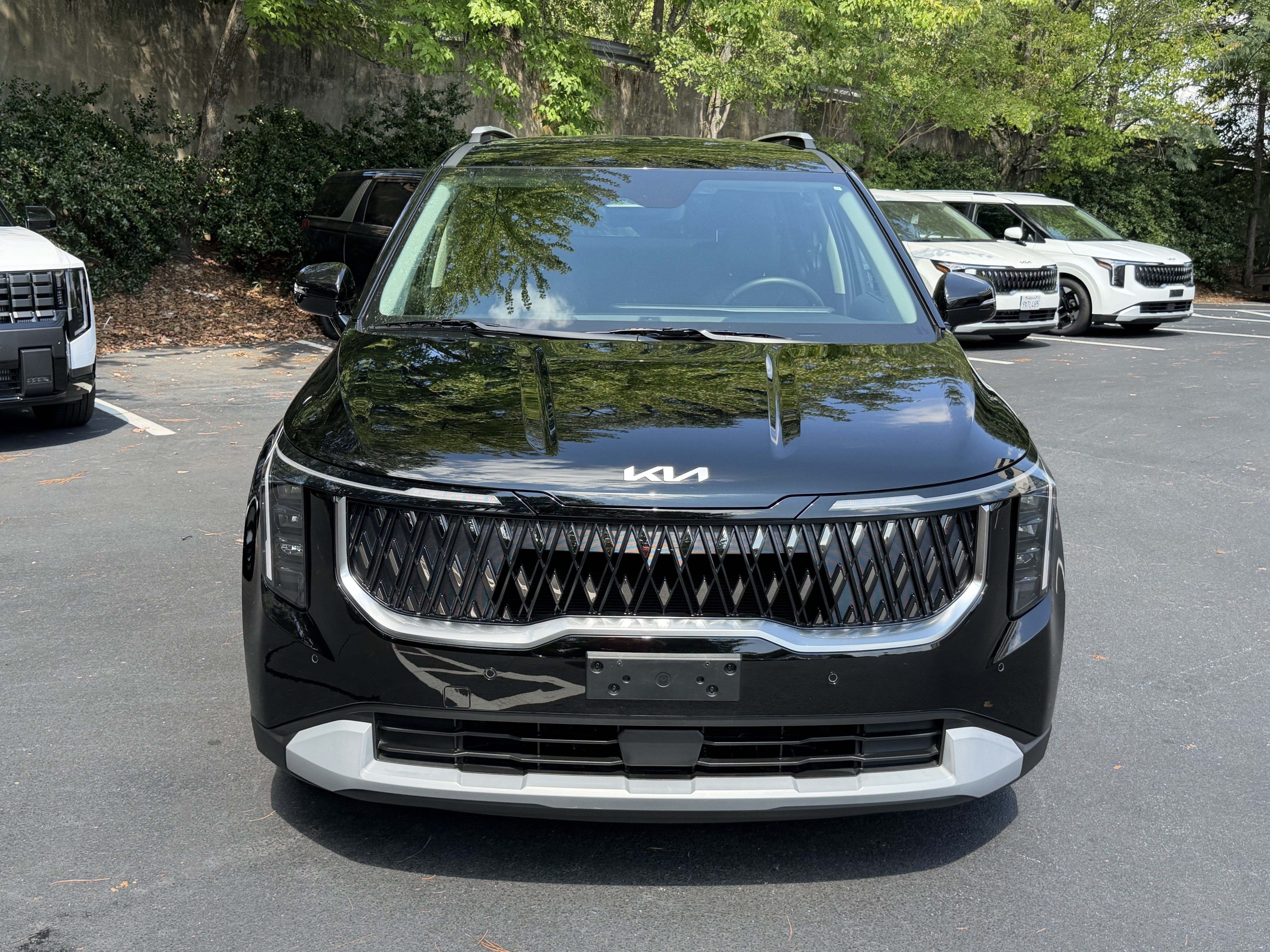 Certified 2026 Kia Carnival EX FWD image 2