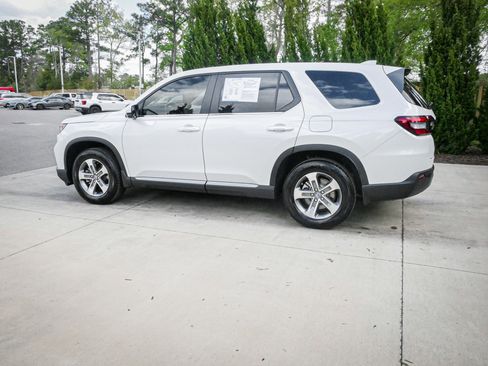 Used 2025 Honda Pilot EX-L image 7