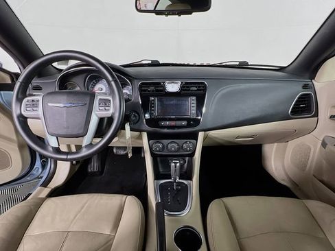 Used 2013 Chrysler 200 Limited image 22