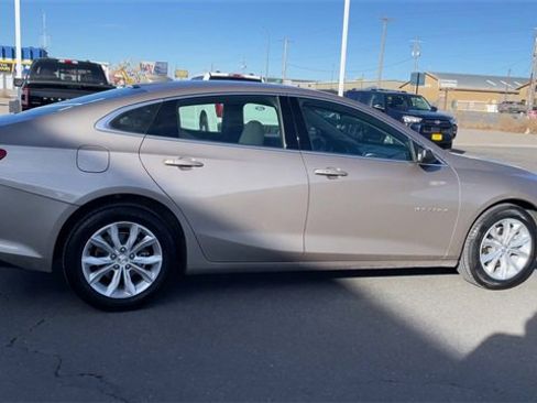 Used 2024 Chevrolet Malibu LT image 2