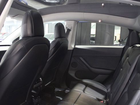 Used 2021 Tesla Model Y Performance image 16