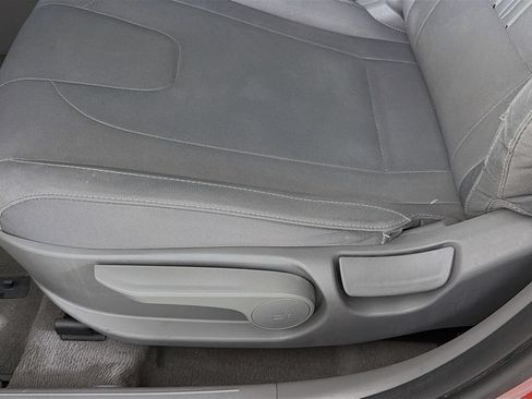 Used 2023 Hyundai Elantra SEL FWD image 21