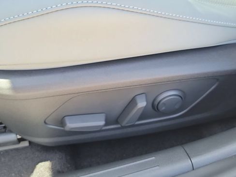 New 2026 Hyundai Elantra Limited FWD image 20