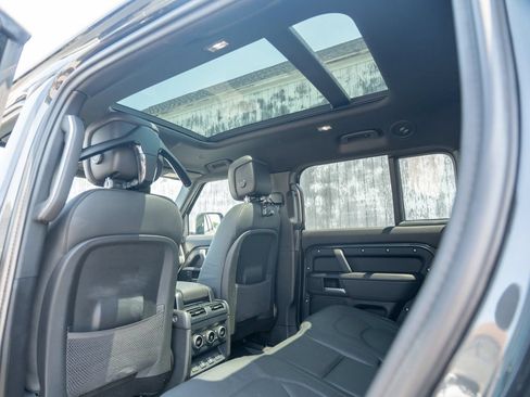 Certified 2026 Land Rover Defender 130 X-Dynamic SE AWD/4WD image 32