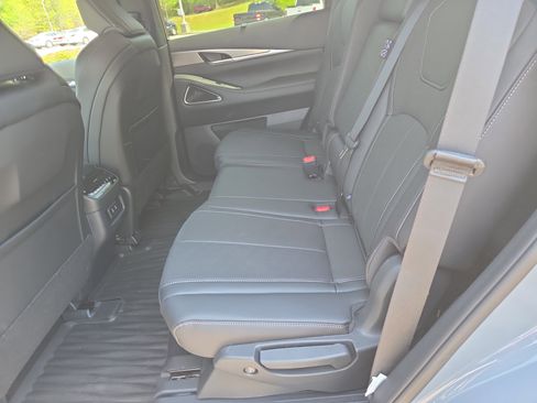 Used 2026 INFINITI QX60 Luxe w/ Cargo Package image 7