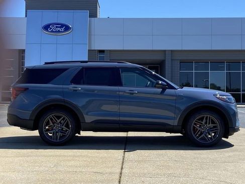 New 2026 Ford Explorer ST-Line w/ ST-Line Street Pack image 2