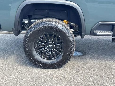 New 2026 Chevrolet Silverado 2500 ZR2 AWD/4WD image 11