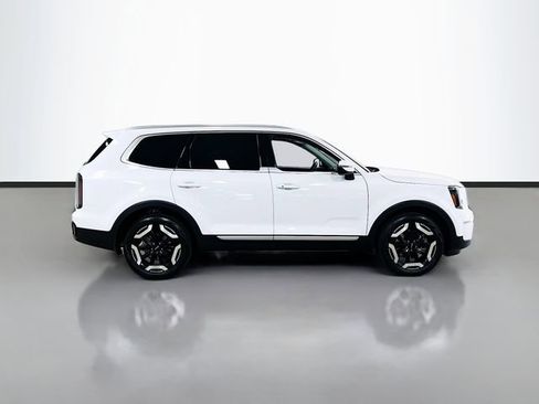 Certified 2025 Kia Telluride EX w/ EX Captain's Chair Package FWD image 8
