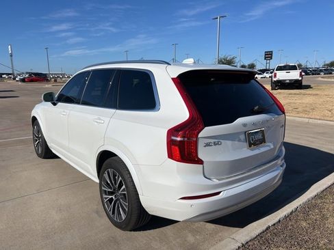 Used 2022 Volvo XC90 T6 Momentum image 4