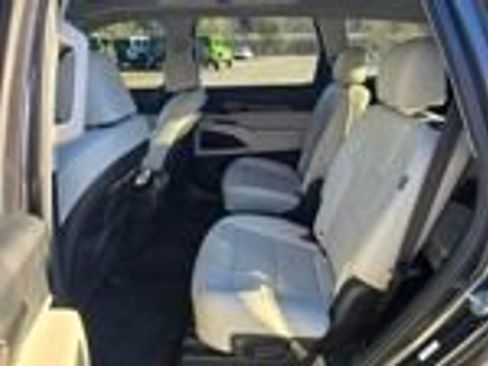 Used 2023 Kia Telluride S w/ S Sunroof Package FWD image 13