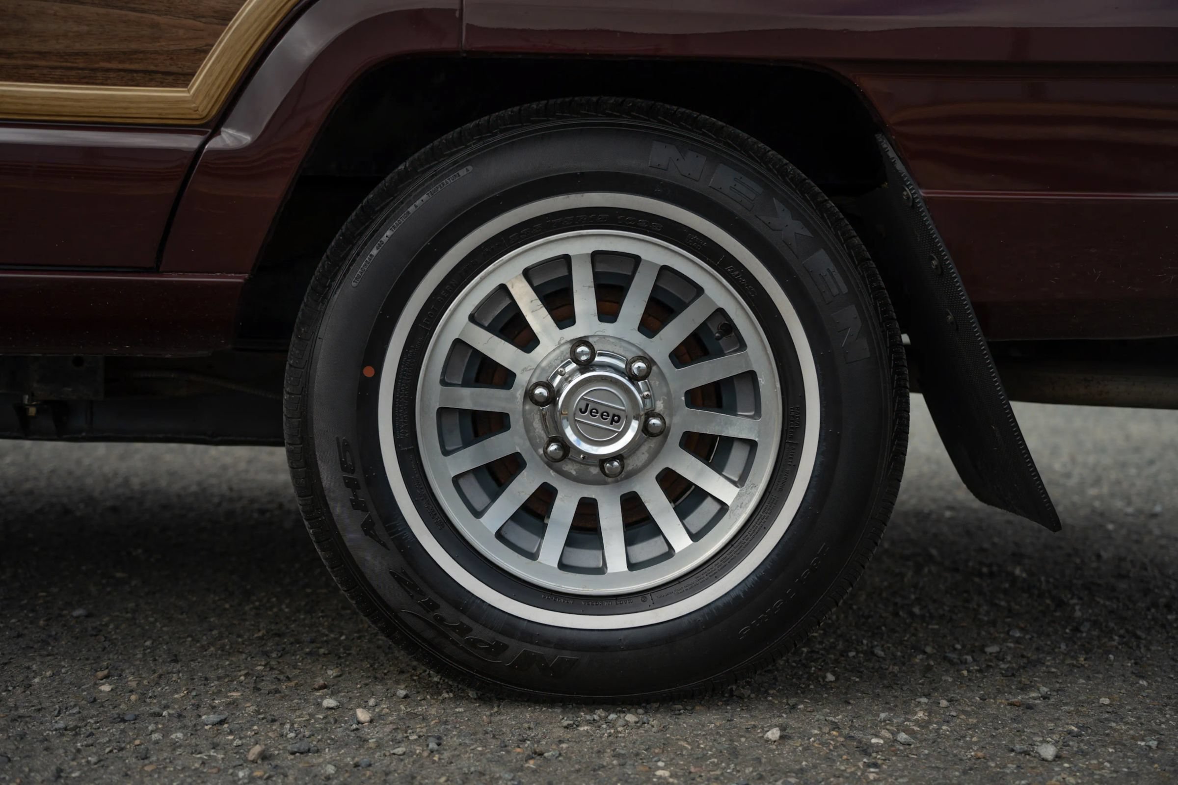 Used 1987 Jeep Grand Wagoneer AWD/4WD image 19
