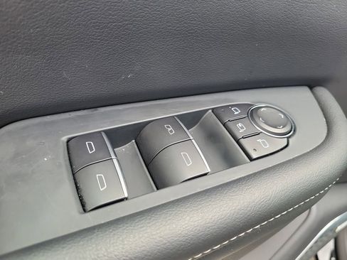 Used 2025 Buick Enclave Sport Touring image 21