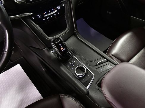 Used 2021 Cadillac XT6 Premium Luxury image 22