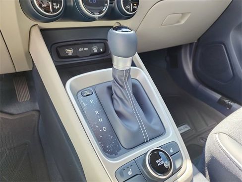 New 2025 Hyundai Venue Limited image 23